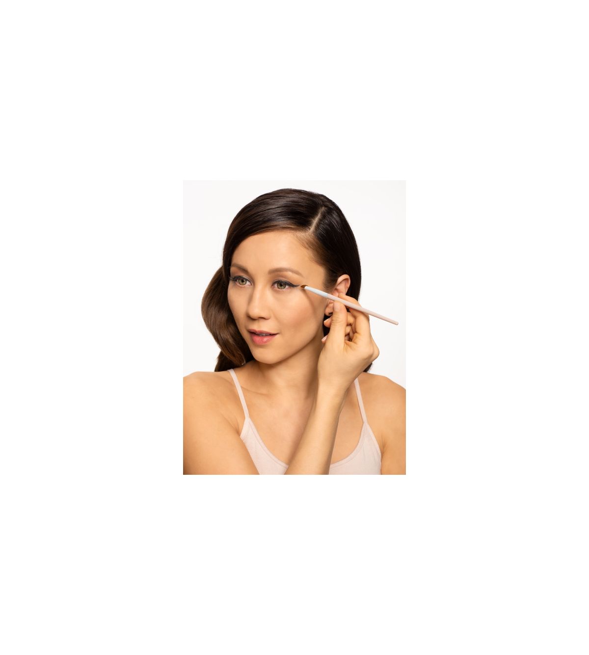 Wingman Curved Eye Brush beautyblender Perfumerías Avenida